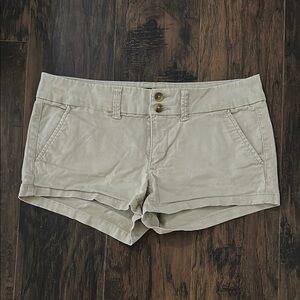 American Eagle Outfitters Women's Shortie Khaki Shorts size 6